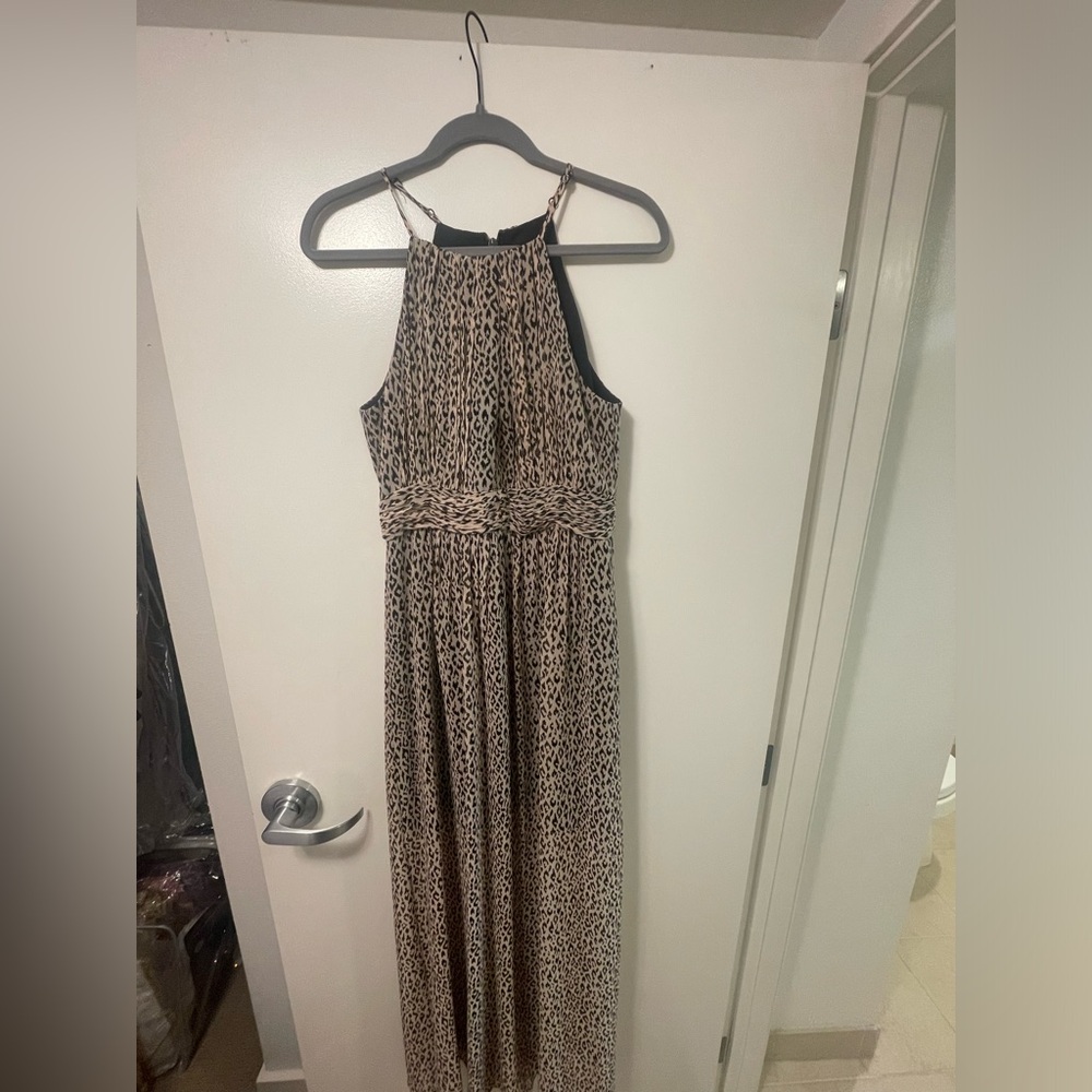 BCBG generation. Leopard print maxi dress